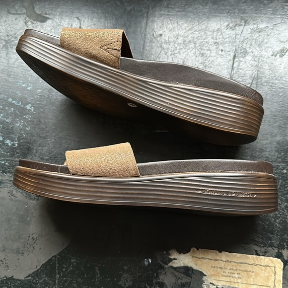 Donald J Pliner slides - Picture 6 of 8